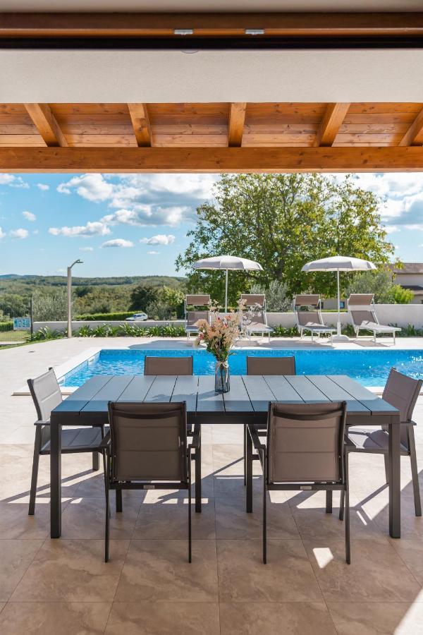 Villa Atop The Village With Stunning View Vižinada Extérieur photo
