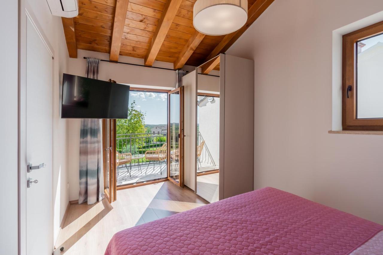 Villa Atop The Village With Stunning View Vižinada Extérieur photo