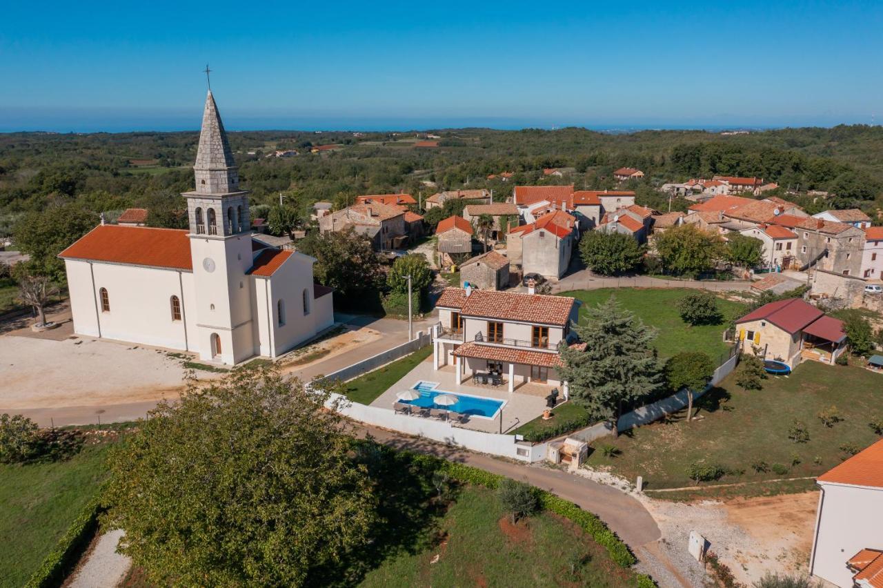 Villa Atop The Village With Stunning View Vižinada Extérieur photo